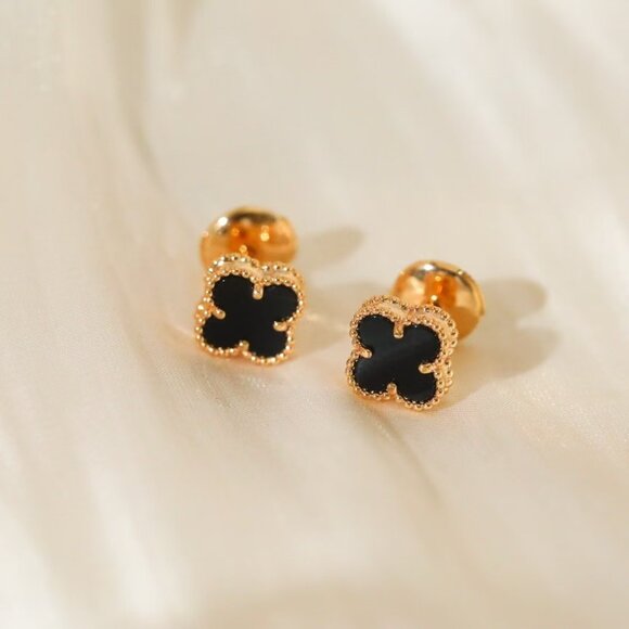 Van Cleef & Arpels Black Onyx Earrings - Picture 5 of 7